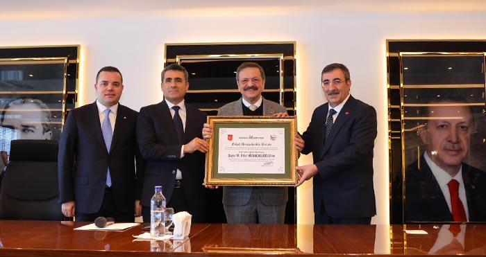 Bingöl'den TOBB Başkanı Hisarcıklıoğlu'na Fahri Hemşehrilik beratı