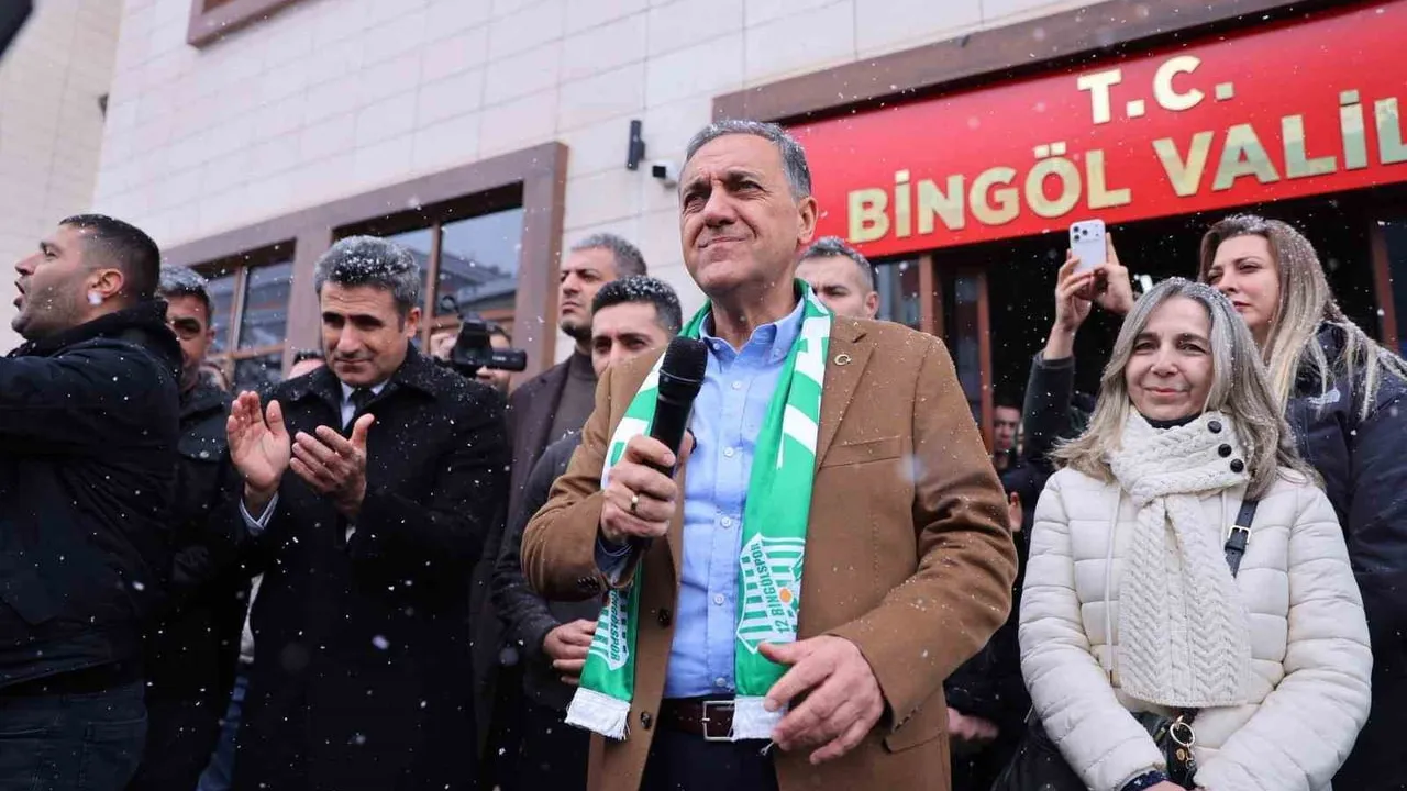 Bingöl Halkından duygusal uğurlama: Vali Usta gözyaşlarıyla veda etti