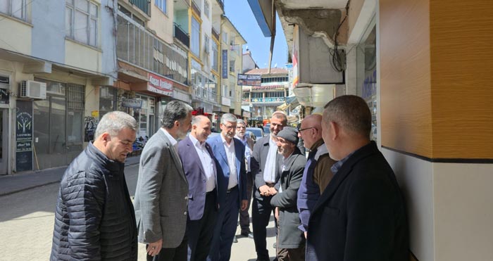 HÜDA PAR Genel Başkan Yardımcısı Emiroğlu'ndan Maden Sokağı esnafını ziyaret
