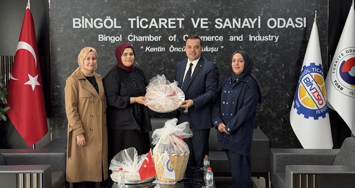 Bingöl TSO Başkanı Çintay'a yedi katlı börek “Löla Hotkat” ikramı