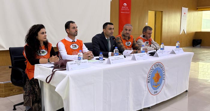Bingöl Üniversitesinde 'İklim Değişikliği ve Yaşamın Geleceği' paneli