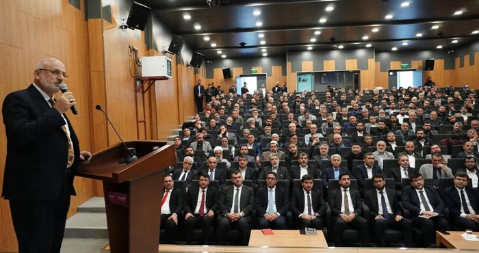 Diyanet İşleri Başkan Yardımcısı Şahin, Bingöl’de din görevlileriyle buluştu